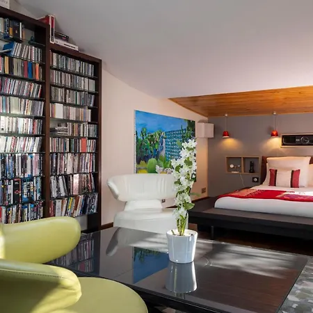 Maison Lavaud 2* פריז